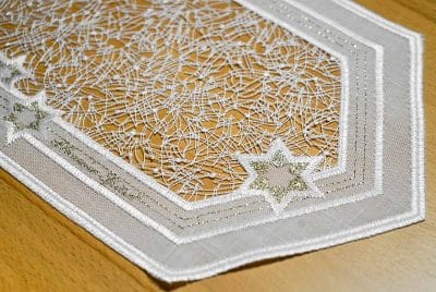 Tischband zu Weihnachten aus Plauener Spitze