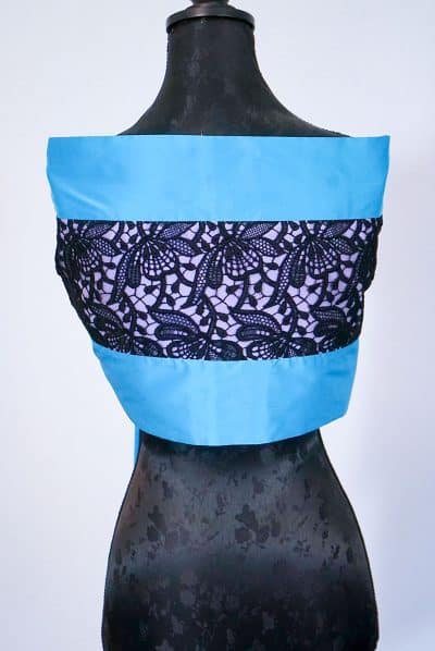 Elegante Stola aus Seide mit schwarzer Spitze für Abendkleid