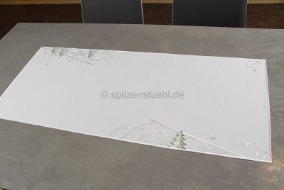 Moderne Tischläufer zu Weihnachten aus Plauener Spitze