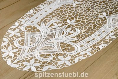 Plauener Spitze Tischläufer für modernes Wohnen