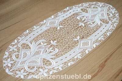 Plauener Spitze Tischläufer für modernes Wohnen