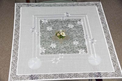 Moderne Tischdecke zu Weihnachten silber 60x60 cm