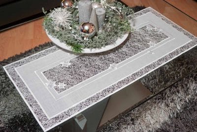 Moderner Tischläufer zu Weihnachten silber 40x90 cm